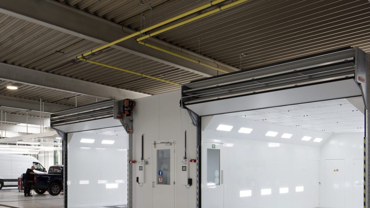 Practical Compact spray booth doors - Rolflex