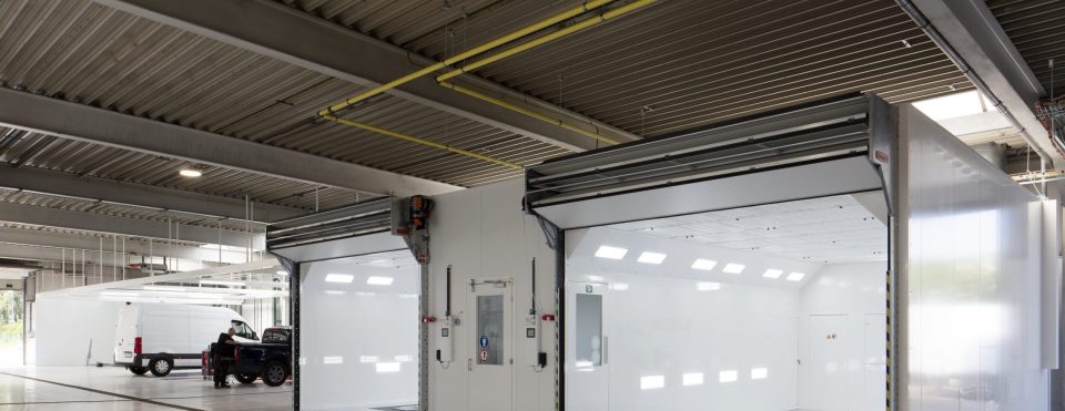 Practical Compact spray booth doors - Rolflex