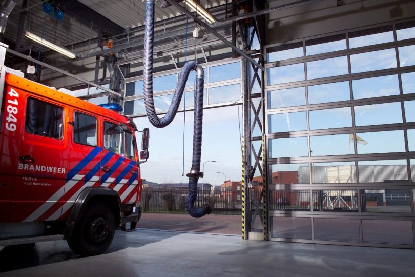 Brandweer Hoevelaken vertrouwt op de Compact vouwdeur